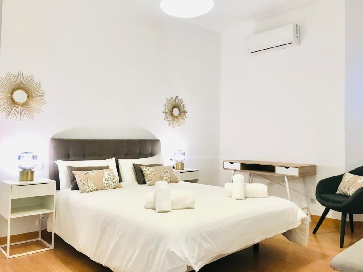 Gleaming & Well Located Apartment In Malaga Center Экстерьер фото