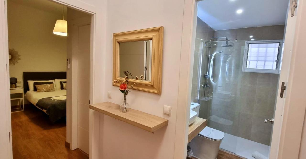 Gleaming & Well Located Apartment In Malaga Center Экстерьер фото
