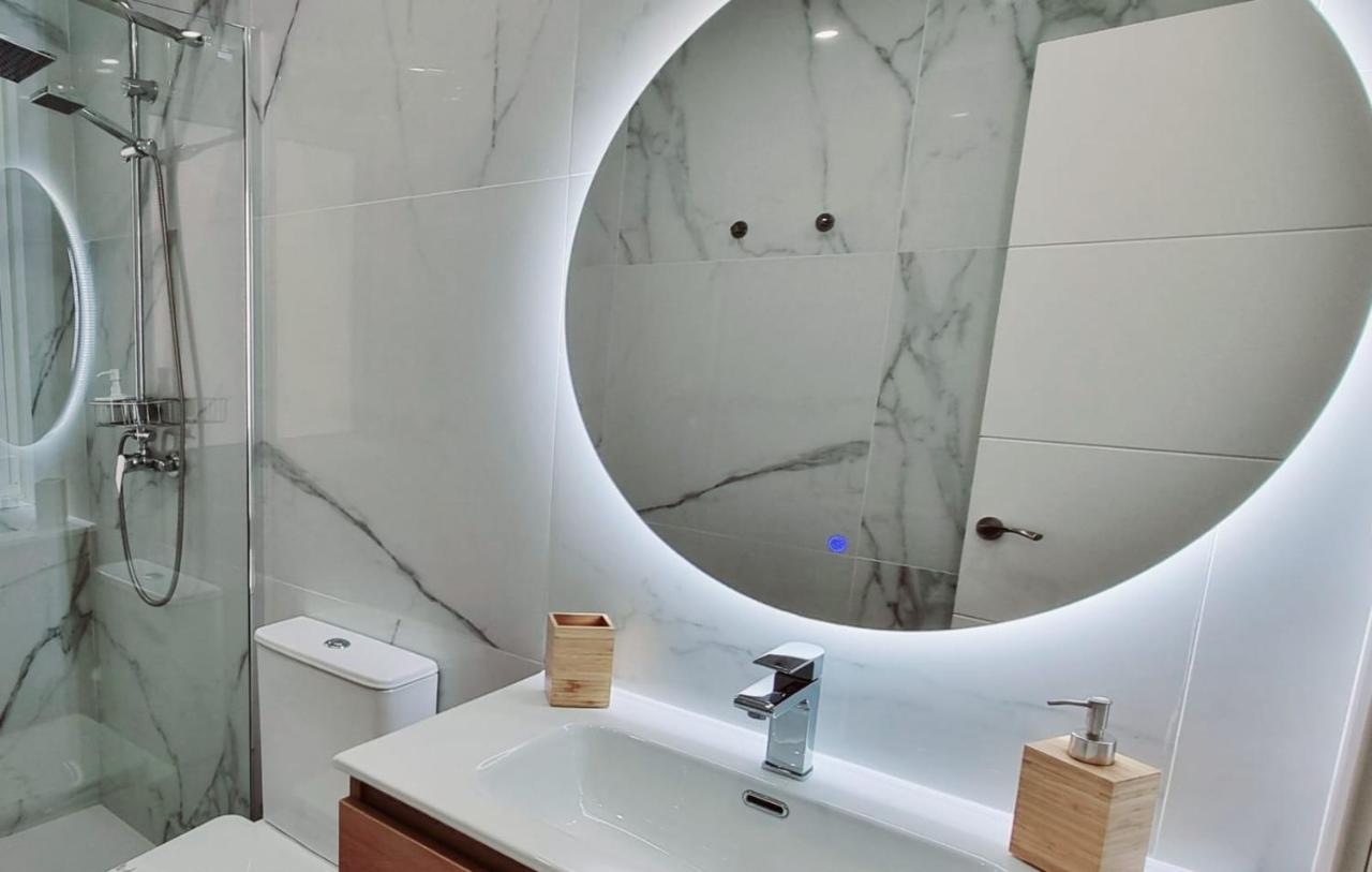 Gleaming & Well Located Apartment In Malaga Center Экстерьер фото